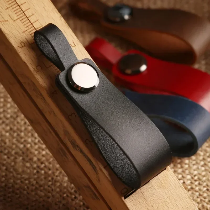 Брелок из натуральной кожи с л – обзор и цена Leatherwork Keychain